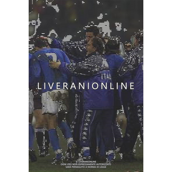 24-01-2001 BUCAREST-QUALIFICAZIONI MONDIALI ROMANIA ITALIA 0-2 NELLA FOTO ESULTANZA GOAL NAZIONALE ITALIANA AG ALDO LIVERANI SAS