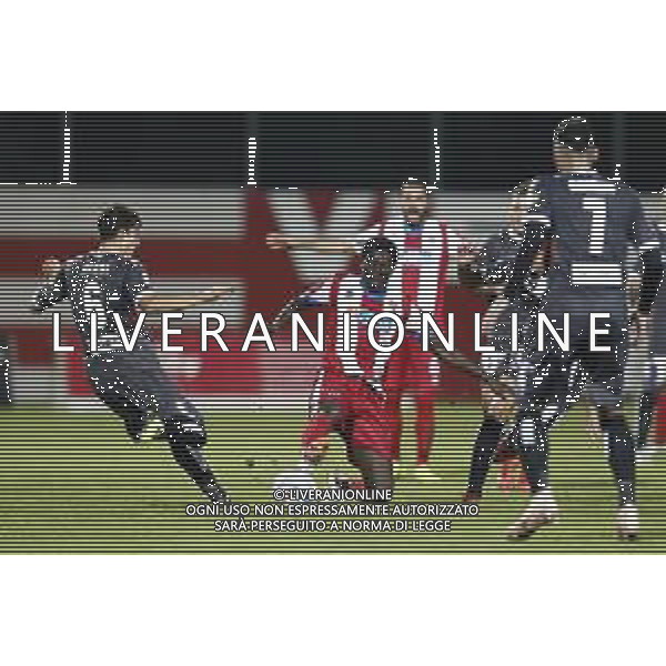 VIS PESARO - MONZA Campionato di calcio serie C girone B 11/11/2018 nella foto: Diop Abou (vis pesaro) Luca Palesi (Monza 1912) ©Claudio Zamagni/Agenzia Aldo Liverani