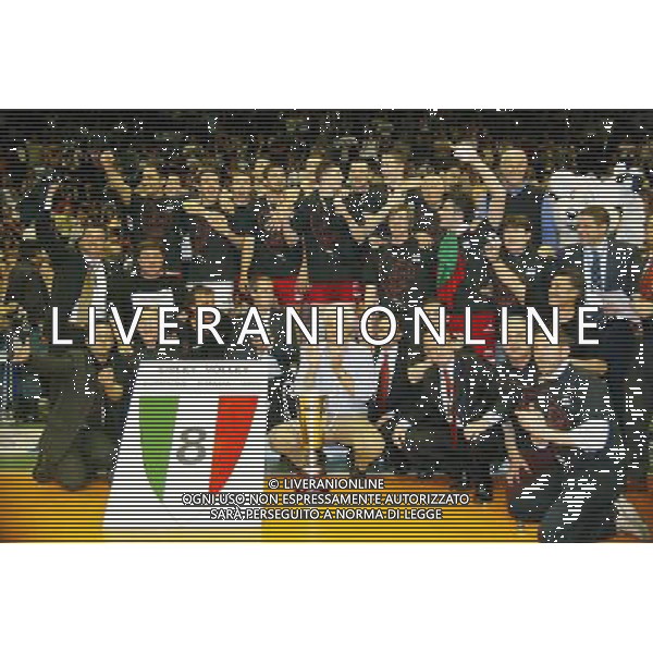 TREVISO 15/05/2005 PLAY OFF SCUDETTO SISLEY TREVISO-RPA PERUGIA NELLA FOTO:FESTEGGIAMENTI FOTO PAOLA GARBUIO/ALDO LIVERANI s.a.s