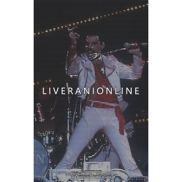 RETROSPETTIVA QUEEN COMPLESSO NELLA FOTO FREDDIE MERCURY CANTANTE DEI QUEEN AG ALDO LIVERANI SAS