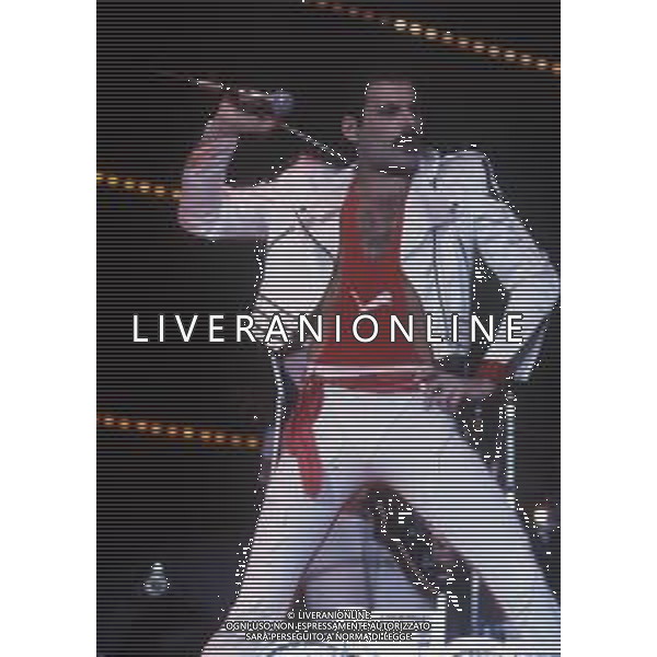RETROSPETTIVA QUEEN COMPLESSO NELLA FOTO FREDDIE MERCURY CANTANTE DEI QUEEN AG ALDO LIVERANI SAS