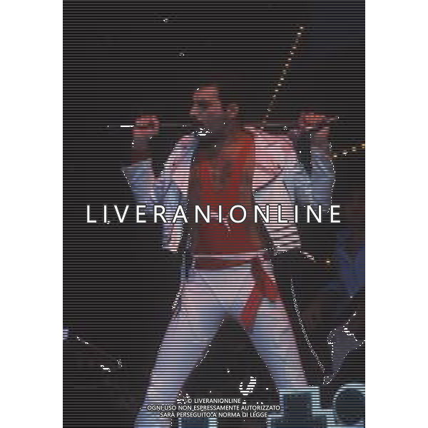 RETROSPETTIVA QUEEN COMPLESSO NELLA FOTO FREDDIE MERCURY CANTANTE DEI QUEEN AG ALDO LIVERANI SAS