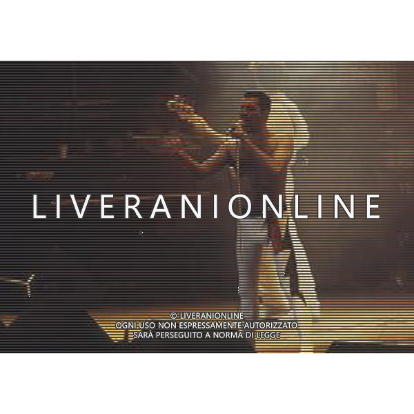 RETROSPETTIVA QUEEN COMPLESSO NELLA FOTO FREDDIE MERCURY CANTANTE DEI QUEEN AG ALDO LIVERANI SAS