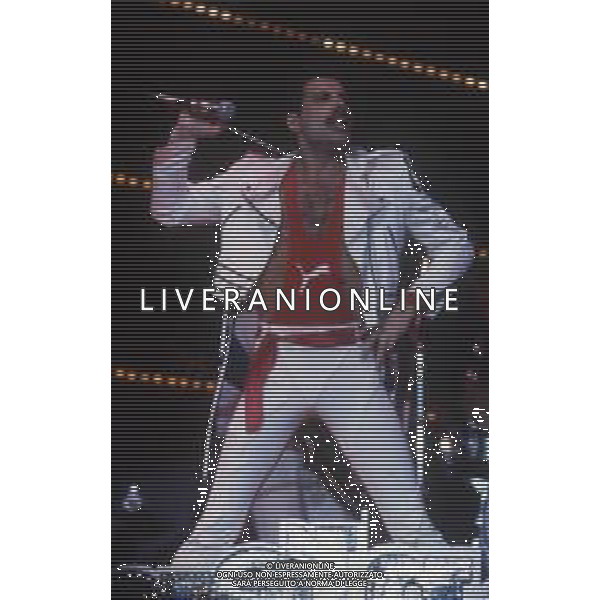 RETROSPETTIVA QUEEN COMPLESSO NELLA FOTO FREDDIE MERCURY CANTANTE DEI QUEEN AG ALDO LIVERANI SAS