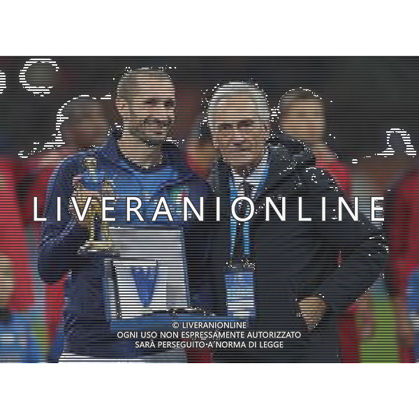 UEFA Nations League A Group 3 Milano - 17.11.2018 Italia-Portogallo Nella Foto:chiellini riceve da gravina un ricordo premio per le 100 presenze con la nazionale /Ph.Vitez-Ag. Aldo Liverani