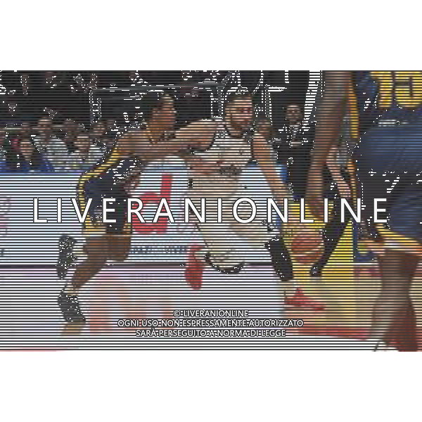 Virtus Segafredo BOLOGNA - Fiat TORINO BASKET Settima giornata del campionato di Serie A1 PalaDozza Bologna 18.11.2018 NELLA FOTO Pietro Aradori e Tony Carr ©OPTIMAFOTO / AGENZIA ALDO LIVERANI SAS