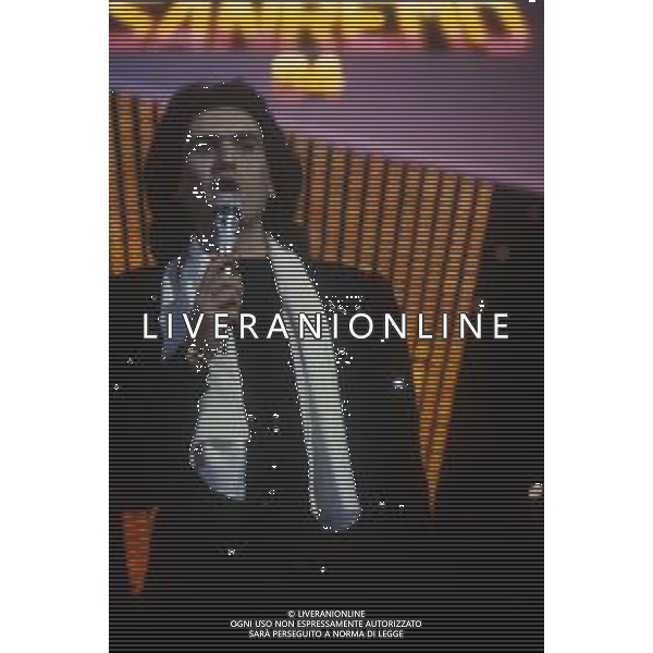 RETROSPETTIVA TOTO CUTUGNO CANTANTE 1984 NELLA FOTO TOTO CUTUGNO AL FESTIVAL DI SANREMO AG ALDO LIVERANI SAS