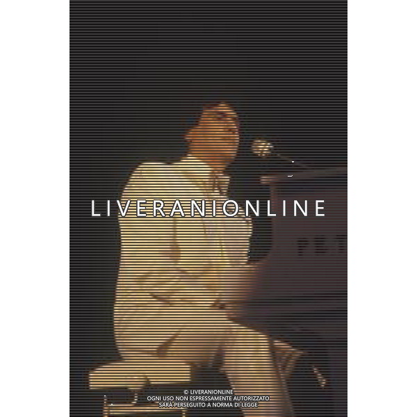 RETROSPETTIVA TOTO CUTUGNO CANTANTE NELLA FOTO TOTO CUTUGNO AG ALDO LIVERANI SAS