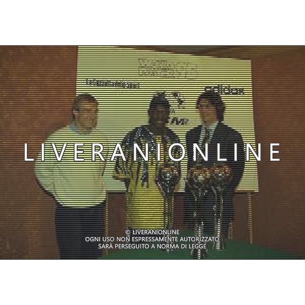 08-01-1996 MILANO-FIFA WORLD PLAYER TEATRO NAZIONALE NELLA FOTO JURGHEN KLINSMANN-GEORGE WEAH E PAOLO MALDINI AG ALDO LIVERANI SAS