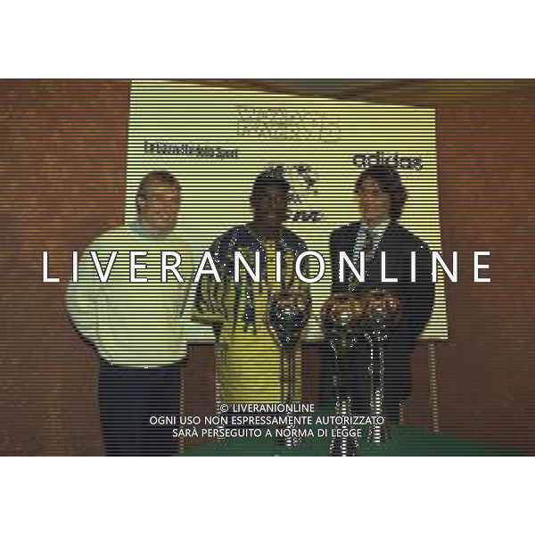 08-01-1996 MILANO-FIFA WORLD PLAYER TEATRO NAZIONALE NELLA FOTO JURGHEN KLINSMANN-GEORGE WEAH E PAOLO MALDINI AG ALDO LIVERANI SAS