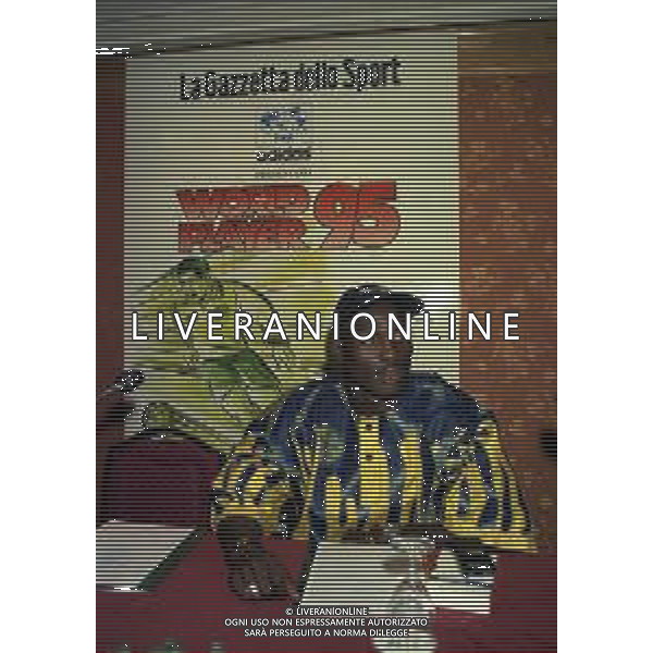 08-01-1996 MILANO-FIFA WORLD PLAYER TEATRO NAZIONALE NELLA FOTO GEORGE WEAH AG ALDO LIVERANI SAS