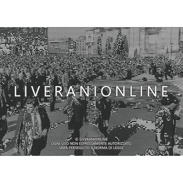 RETROSPETTIVA EDUARDO DE FILIPPO ATTORE REGISTA E SCENEGGIATORE NELLA FOTO FUNERALI DI EDUARDO DE FILIPPO A ROMA 03-11-1984 AG ALDO LIVERANI SAS
