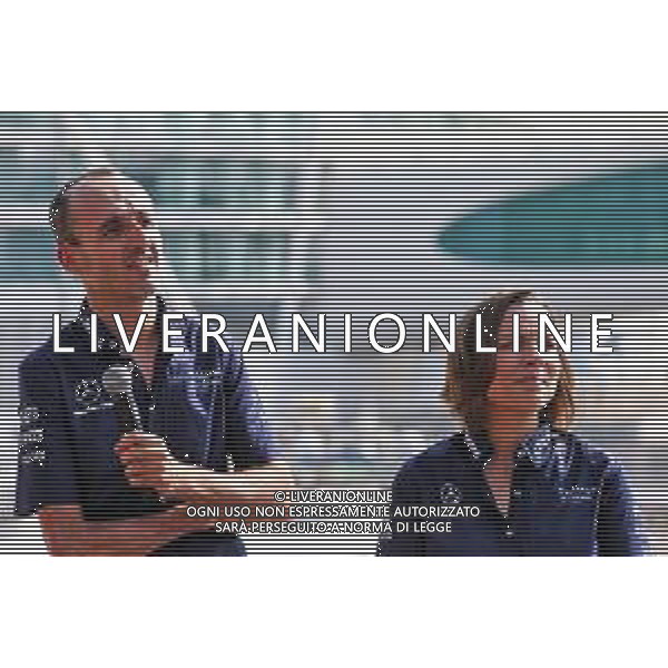 (L to R): Robert Kubica (POL) Williams Reserve and Development Driver with Claire Williams (GBR) Williams Deputy Team Principal. 22.11.2018. Formula 1 World Championship, Rd 21, Abu Dhabi Grand Prix, Yas Marina Circuit, Abu Dhabi, Preparation Day. AG ALDO LIVERANI SAS-ONLY ITALY