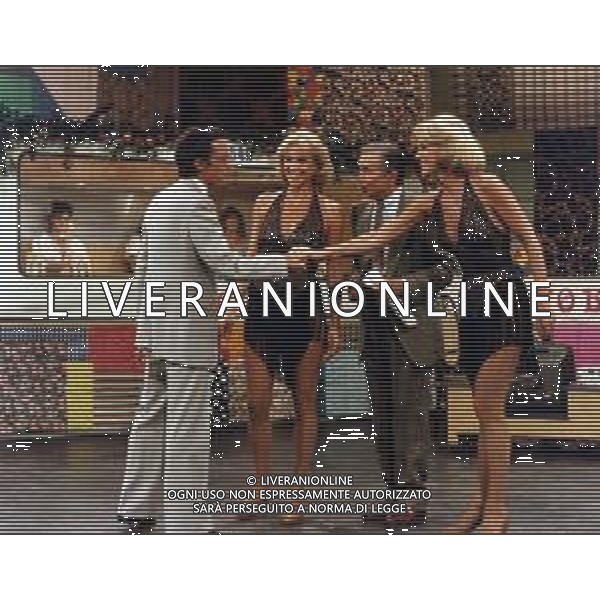 Le Gemelle Alice e Ellen Kessler, ballerine e cantanti tedesche - RETROSPETTIVA nella foto a Portobello condotto da Enzo Tortora ©ARCHIVIO / AGENZIA ALDO LIVERANI SAS