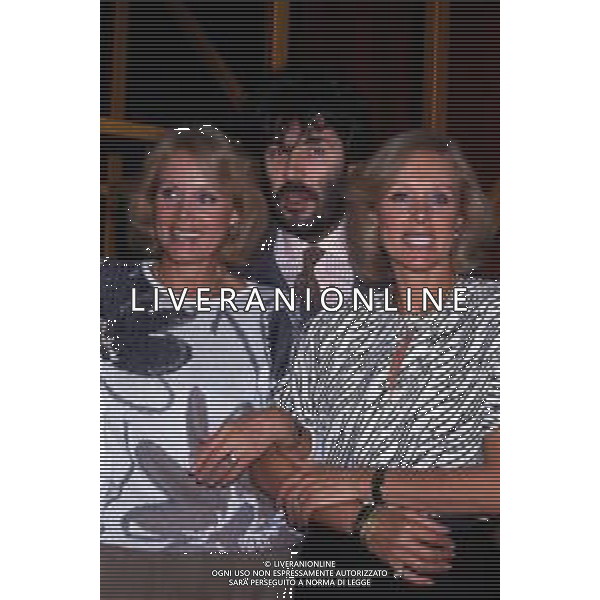 Le Gemelle Alice e Ellen Kessler, ballerine e cantanti tedesche - RETROSPETTIVA nella foto con Alessandro Benvenuti ©ARCHIVIO / AGENZIA ALDO LIVERANI SAS