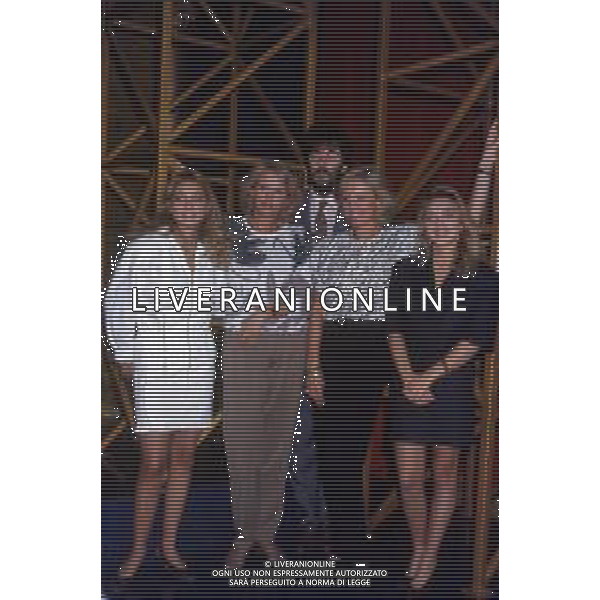 Le Gemelle Alice e Ellen Kessler, ballerine e cantanti tedesche - RETROSPETTIVA nella foto con Alessandro Benvenuti e le gemelle Gimmelli, Barbara e Daniela ©ARCHIVIO / AGENZIA ALDO LIVERANI SAS