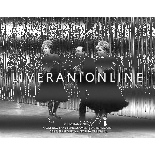 Le Gemelle Alice e Ellen Kessler, ballerine e cantanti tedesche - RETROSPETTIVA nella foto con Hermes Pan ©ARCHIVIO / AGENZIA ALDO LIVERANI SAS