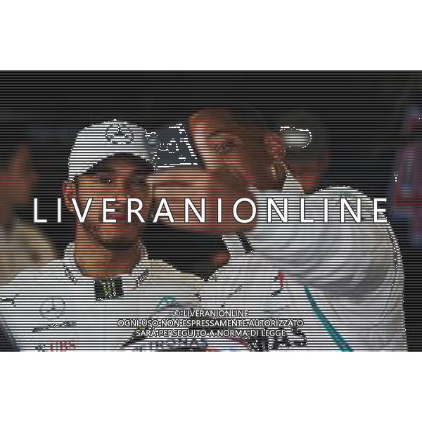(L to R): Lewis Hamilton (GBR) Mercedes AMG F1 with Will Smith (USA) Actor. 25.11.2018. Formula 1 World Championship, Rd 21, Abu Dhabi Grand Prix, Yas Marina Circuit, Abu Dhabi, Race Day. AG ALDO LIVERANI SAS-ONLY ITALY