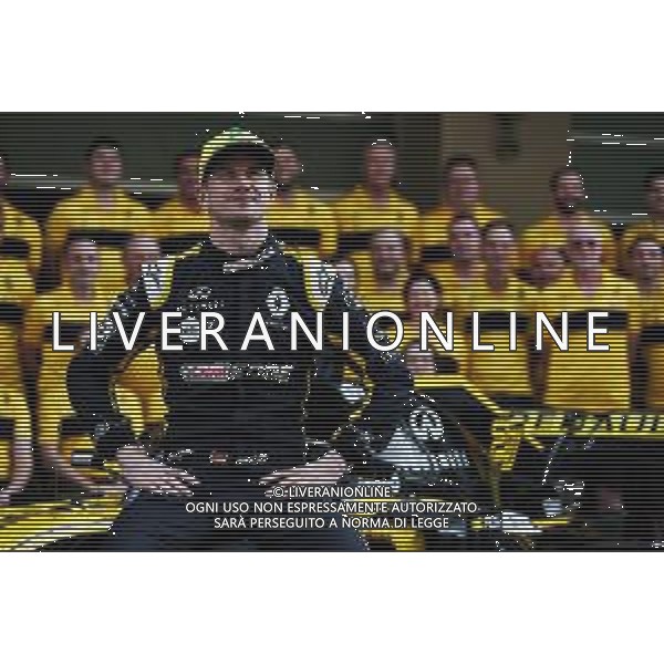 Nico Hulkenberg (GER) Renault Sport F1 Team at a team photograph. 25.11.2018. Formula 1 World Championship, Rd 21, Abu Dhabi Grand Prix, Yas Marina Circuit, Abu Dhabi, Race Day. AG ALDO LIVERANI SAS-ONLY ITALY