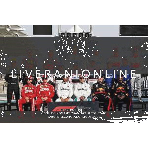 The drivers end of season photograph. 25.11.2018. Formula 1 World Championship, Rd 21, Abu Dhabi Grand Prix, Yas Marina Circuit, Abu Dhabi, Race Day. AG ALDO LIVERANI SAS-ONLY ITALY