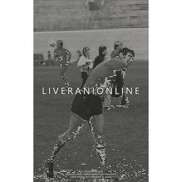 1975 VARESE-ALLENAMENTO NAZIONALE ITALIANA DI CALCIO PRIMA DELL\'INCONTRO CON LA NAZIONALE OLANDESE NELLA FOTO DINO ZOFF AG ALDO LIVERANI SAS