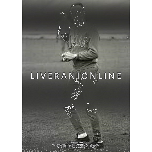 1975 VARESE-ALLENAMENTO NAZIONALE ITALIANA DI CALCIO PRIMA DELL\'INCONTRO CON LA NAZIONALE OLANDESE NELLA FOTO ENZO BEARZOT AG ALDO LIVERANI SAS