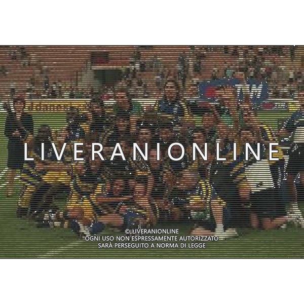 21-08-1999 MILANO- FINALE DI SUPERCOPPA ITALIANA MILAN PARMA 1-2 NELLA FOTO I GIOCATORI DEL PARMA FESTEGGIANO LA SUPERCOPPA ITALIANA AG ALDO LIVERANI SAS