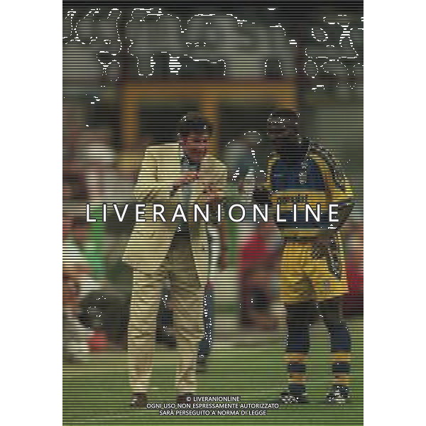 21-08-1999 MILANO- FINALE DI SUPERCOPPA ITALIANA MILAN PARMA 1-2 NELLA FOTO ALBERTO MALESANI ALLENATORE PARMA CALCIO CON Saliou Lassissi AG ALDO LIVERANI SAS