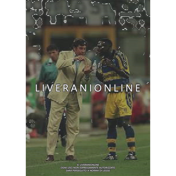 21-08-1999 MILANO- FINALE DI SUPERCOPPA ITALIANA MILAN PARMA 1-2 NELLA FOTO ALBERTO MALESANI ALLENATORE PARMA CALCIO CON Saliou Lassissi AG ALDO LIVERANI SAS