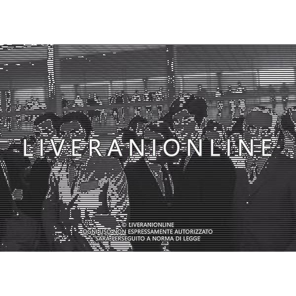 1969 MILANO ARRIVO DELLA SQUADRA DEL MILAN DA LONDRA CON LA COPPA DEI CAMPIONI NELLA FOTO GIANNI RIVERA AG ALDO LIVERANI SAS