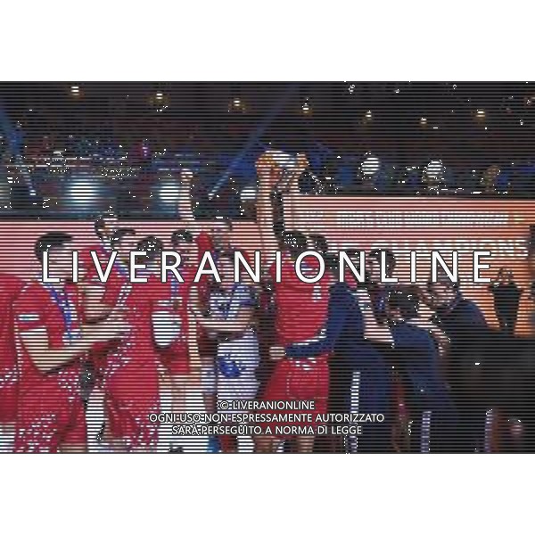 2018.12.02 Czestochowa Siatkowka FIVB Klubowe Mistrzostwa Swiata w Pilce Siatkowej Mezczyzn Polska 2018 Final Cucine Lube Civitanova - Trentino Volley N/z puchar radosc zwyciestwo wygrana trofeum feta radosc Trentino Volley klubowi mistrzowie swiata Jenia Grebennikov Simone Giannelli Foto Lukasz Sobala / Press Focus 2018.12.02 Czestochowa Volleyball Mens Club World Championship Poland 2018 Final Cucine Lube Civitanova - Trentino Volley puchar radosc zwyciestwo wygrana trofeum feta radosc Trentino Volley klubowi mistrzowie swiata Jenia Grebennikov Simone Giannelli Credit: Lukasz Sobala / Press Focus / NEWSPIX.PL --- Newspix.pl AG ALDO LIVERANI SAS