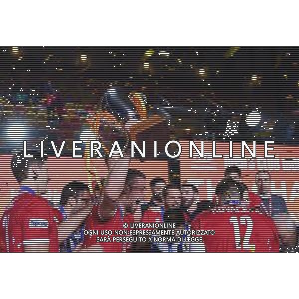 2018.12.02 Czestochowa Siatkowka FIVB Klubowe Mistrzostwa Swiata w Pilce Siatkowej Mezczyzn Polska 2018 Final Cucine Lube Civitanova - Trentino Volley N/z radosc zwyciestwo wygrana trofeum feta radosc Trentino Volley klubowi mistrzowie swiata Divide Candellaro Foto Lukasz Sobala / Press Focus 2018.12.02 Czestochowa Volleyball Mens Club World Championship Poland 2018 Final Cucine Lube Civitanova - Trentino Volley radosc zwyciestwo wygrana trofeum feta radosc Trentino Volley klubowi mistrzowie swiata Divide Candellaro Credit: Lukasz Sobala / Press Focus / NEWSPIX.PL --- Newspix.pl AG ALDO LIVERANI SAS