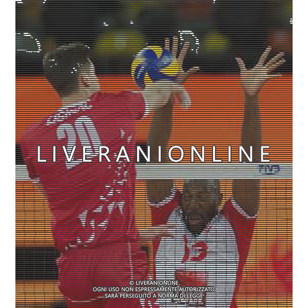 02.12.2018, Czestochowa, siatkowka, klubowe mistrzostwa swiata, final, Cucine Lube Civitanova - Trentino Volley N/z Srecko Lisinac (Trentino), Robertlandy Simon Aties (Volley Lube), fot. Tomasz Jastrzebowski / Foto Olimpik ----- 02.12.2018, Czestochowa, FIVB Men´s Club World Championship, final, Cucine Lube Civitanova - Trentino Volley N/z Srecko Lisinac (Trentino), Robertlandy Simon Aties (Volley Lube), fot. Tomasz Jastrzebowski / Foto Olimpik / NEWSPIX.PL --- Newspix.pl AG ALDO LIVERANI SAS
