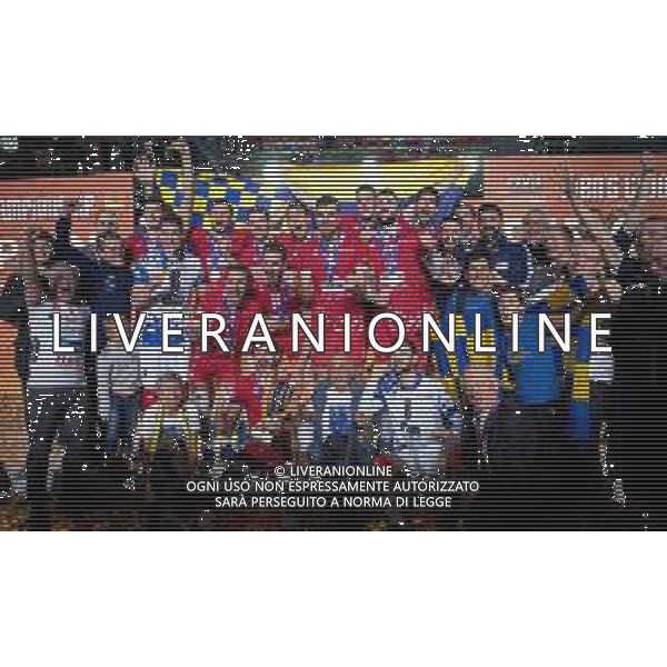 02.12.2018, Czestochowa, siatkowka, klubowe mistrzostwa swiata, final, Cucine Lube Civitanova - Trentino Volley N/z Radosc zawodnikow Trentino, fot. Tomasz Jastrzebowski / Foto Olimpik ----- 02.12.2018, Czestochowa, FIVB Men´s Club World Championship, final, Cucine Lube Civitanova - Trentino Volley N/z Trentino players celebration, fot. Tomasz Jastrzebowski / Foto Olimpik / NEWSPIX.PL --- Newspix.pl AG ALDO LIVERANI SAS