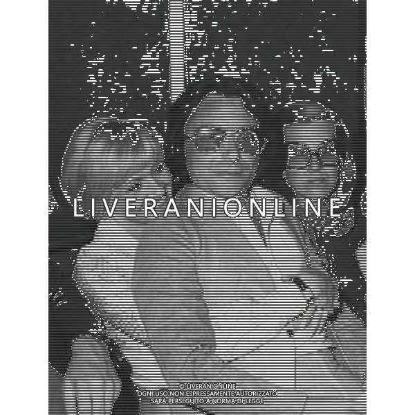 RETROSPETTIVA PEPPINO GAGLIARDI CANTANTE NELLA FOTO PEPPINO GAGLIARDI CON LA MOGLIE DI GIANNI NAZZARO NADA OVCINA AG ALDO LIVERANI SAS