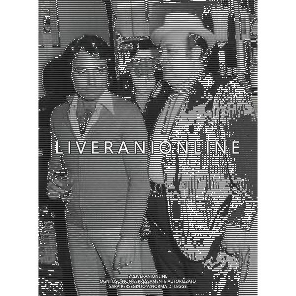 RETROSPETTIVA PEPPINO GAGLIARDI CANTANTE NELLA FOTO PEPPINO GAGLIARDI CON AURELIO FIERRO AG ALDO LIVERANI SAS