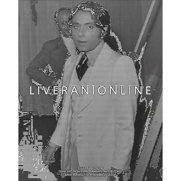 RETROSPETTIVA PEPPINO GAGLIARDI CANTANTE NELLA FOTO PEPPINO GAGLIARDI AG ALDO LIVERANI SAS
