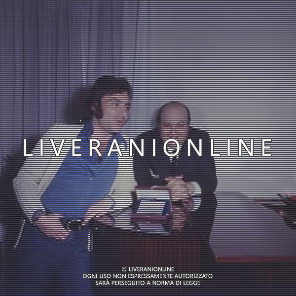 RETROSPETTIVA PEPPINO GAGLIARDI CANTANTE NELLA FOTO PEPPINO GAGLIARDI AG ALDO LIVERANI SAS