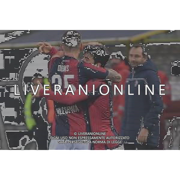 Bologna - Crotone Quarto Turno Coppa Italia Tim Cup 04.12.2018 nella foto esultanza dopo il gol di Riccardo Orsolini con Mitchell Dijks ©Optimafoto / AGENZIA ALDO LIVERANI SAS
