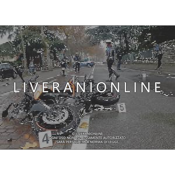 IMOLA 06 12 2018 INCIDENTE STRADALE VIALE CARDUCCI 10 FURGONE MOTO RAGAZZO GIOVANE PORTATO IN OSPEDALE IN GRAVE CONDIZIONI POLIZIA MUNICIPALE PER I RILIEVI POLIZIA DI STATO PER LA VIABILITA\' AUTOMEDICA E 118 FOTO GIANNI SANNA-AG ALDO LIVERANI SAS