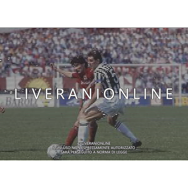 RETROSPETTIVA SERGIO BRIO CALCIATORE NELLA FOTO SERGIO BRIO CON LA MAGLIA DELLA JUVENTUS AG ALDO LIVERANI SAS