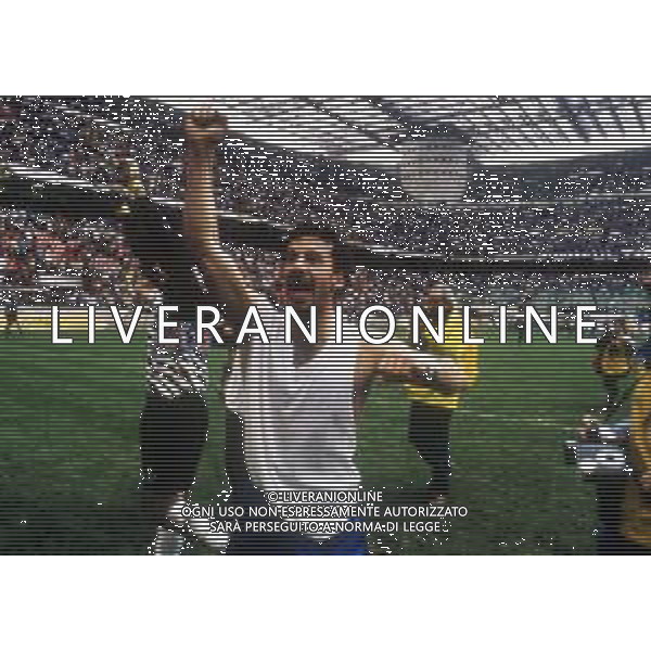 GIANLUCA VIALLI , calciatore italiano - RETROSPETTIVA nella foto Esultanza Coppa Italia Finale Sampdoria - Napoli 28.06.1989 ©ARCHIVIO / AGENZIA ALDO LIVERANI SAS