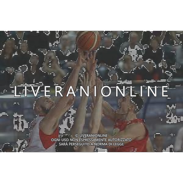 IMOLA 8 DICEMBRE 2018 PALARUGGI BASKET LE NATURELLE IMOLA BAKERY PIACENZA 79-70 NELLA DUELLO PER POSSESSO PALLA ©SANNA / AGENZIA ALDO LIVERANI SAS