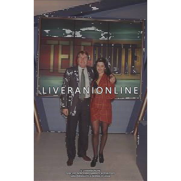 TRASMISSIONE TELEVISIVA "TELEQUOTE" CONDUCE RINO TOMMASI E ELENA GUARNIERI NELLA FOTO ELENA GUARNIERI CON RINO TOMMASI AG ALDO LIVERANI SAS