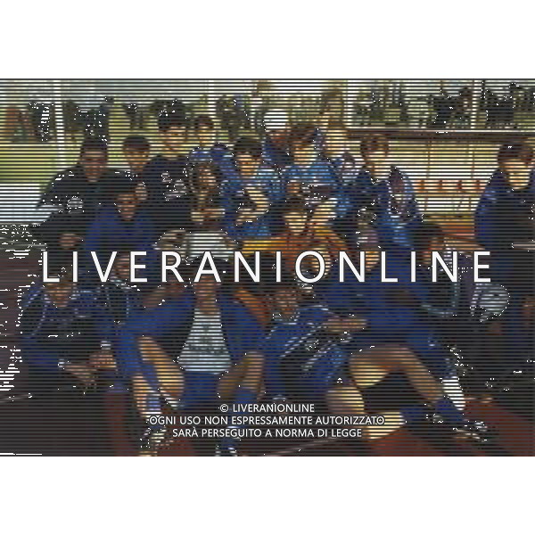 2000 TORNEO DI VIAREGGIO NELLA FOTO I GIOCATORI DELL\'EMPOLI CALCIO FESTEGGIANO LA VITTORIA DEL TORNEO DI VIAREGGIO AG ALDO LIVERANI SAS