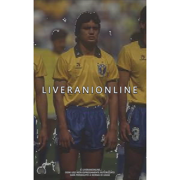 RETROSPETTIVA BRANCO CALCIATORE NELLA FOTO BRANCO CON LA MAGLIA DELLA NAZIONALE DEL BRASILE AG ALDO LIVERANI SAS