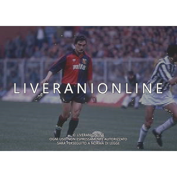 RETROSPETTIVA BRANCO CALCIATORE NELLA FOTO BRANCO CON LA MAGLIA DEL GENOA AG ALDO LIVERANI SAS