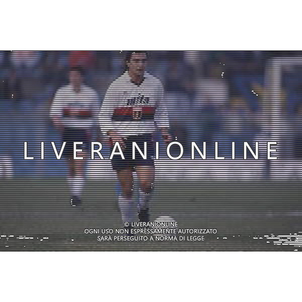 RETROSPETTIVA BRANCO CALCIATORE NELLA FOTO BRANCO CON LA MAGLIA DEL GENOA AG ALDO LIVERANI SAS