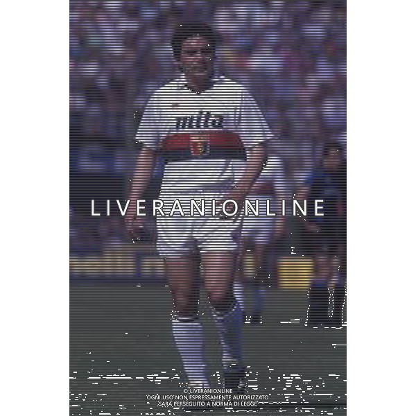 RETROSPETTIVA BRANCO CALCIATORE NELLA FOTO BRANCO CON LA MAGLIA DEL GENOA AG ALDO LIVERANI SAS