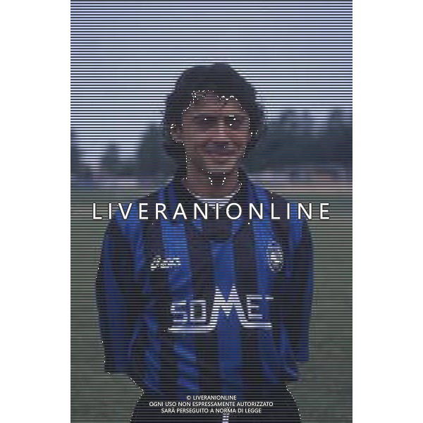 RETROSPETTIVA GIUSEPPE MINAUDO CALCIATORE NELLA FOTO GIUSEPPE MINAUDO CON LA MAGLIA DELL\'ATALANTA AG ALDO LIVERANI SAS